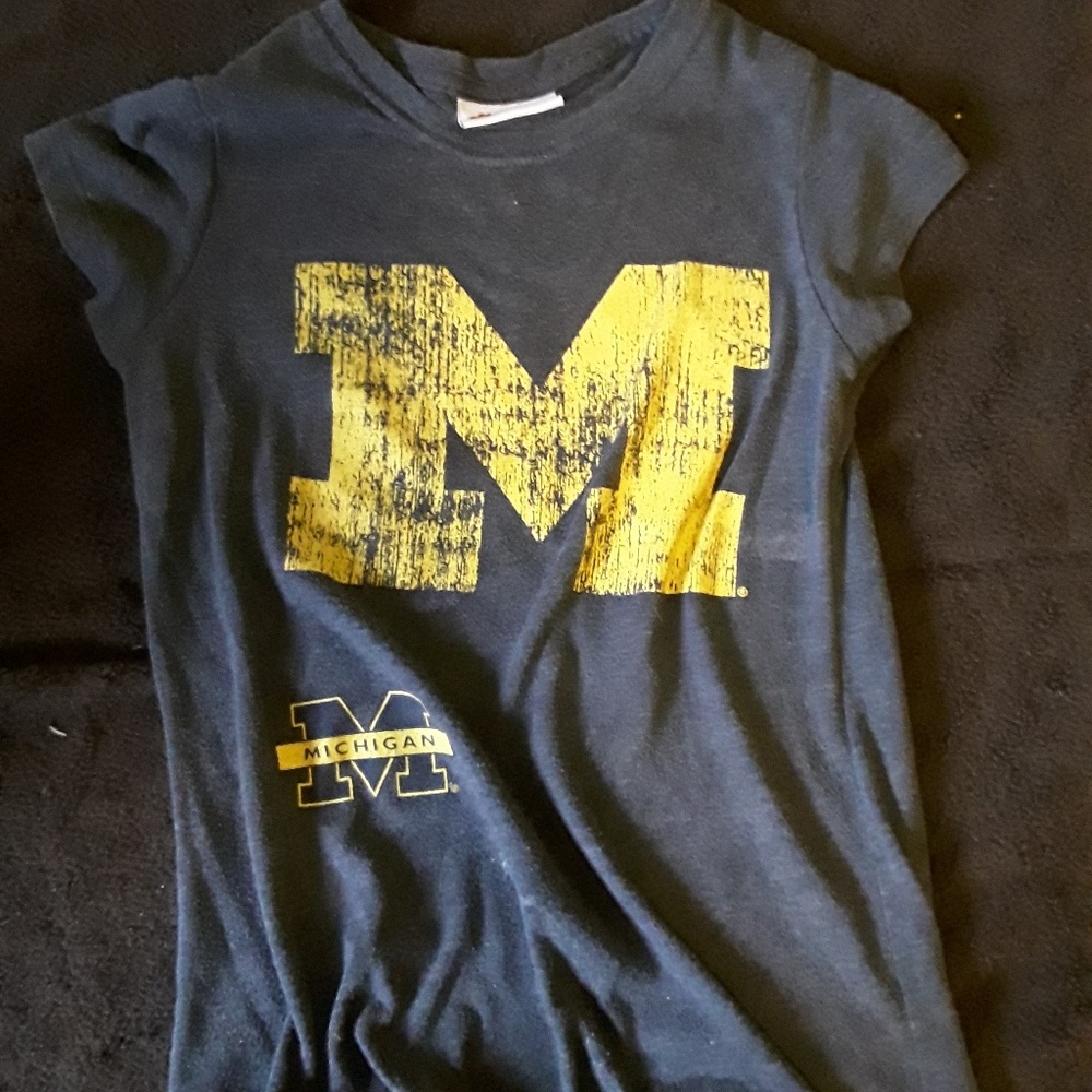 Shirt - Picture 2 of 2